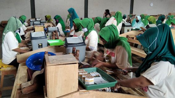 Bupati Kudus Ungkap Belum Semua Perusahaan Terapkan WFH saat PPKM Darurat