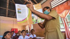 Seskab Klaim Guru Tidak Diabaikan, Insentif Honorer Rp400 Ribu, Tunjangan Non-ASN Rp2 Juta