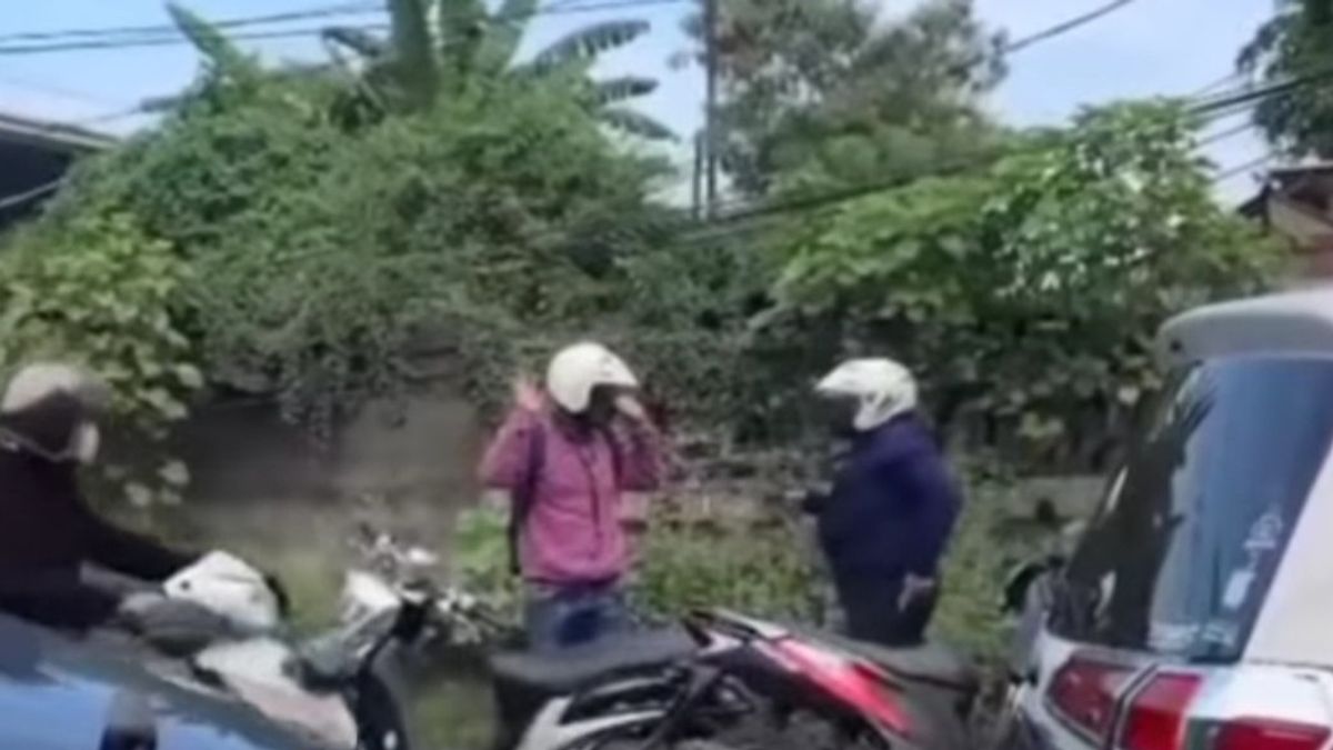 Heboh Video Pria Todong Pistol ke Pengendara Motor, Ternyata Polisi Berpakaian Bebas 
