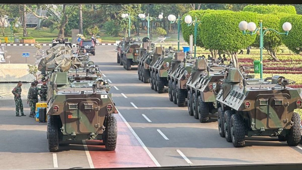 14 Tactical Vehicles On Alert At The MPR/DPR Building Ahead Of The Prabowo-Gibran Inauguration