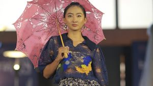 Yurita Puji Gandeng Kanya untuk Ciptakan Koleksi Batik Jakarta Berwarna