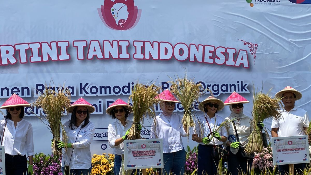 Pursuing Food Swasembada Target, Pupuk Indonesia Provides Farmer Training Through Kartini Tani