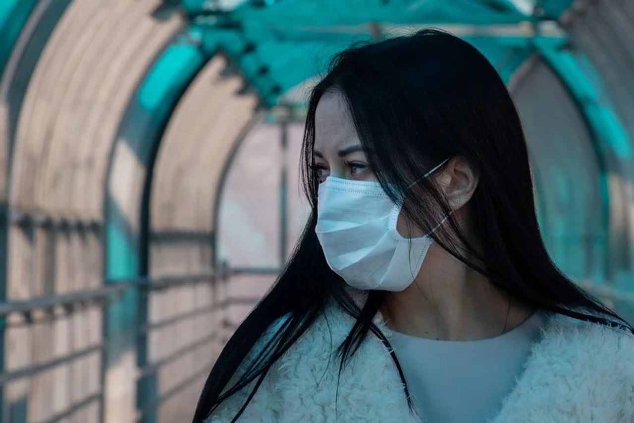 في جاكرتا، يجب ارتداء قناع عند مغادرة المنزل
