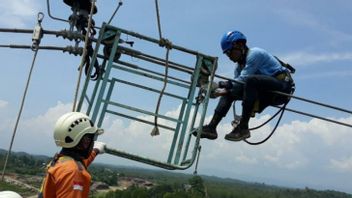 This Villager In Cianjur Regency Just Enjoyed Electricity After Waiting 77 Years