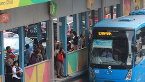 Pelanggan Transjakarta Diimbau Jaga Netralitas Pmeilu 2024 Tak Tempel APK di Bus dan Halte