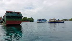 Guspurla Koarmada III Kerahkan KRI Teluk Wondama-527 Bantu Evakuasi Kapal Kandas Perairan Morotai