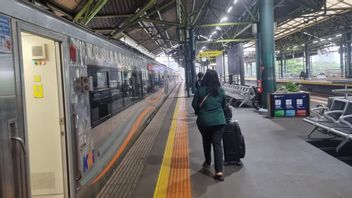 パサール・セネン駅からの列車の乗客は、イード・アル・アドハに70.1%上昇します