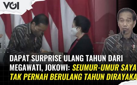 VIDEO: Ulang Tahun ke-61, Jokowi Terima Potongan Tumpeng dari Megawati