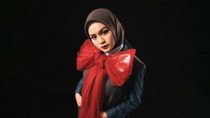 Salma Salsabil dan Kejutan Menarik di Album Perdana, <i>Berharap Pada Timur</i>