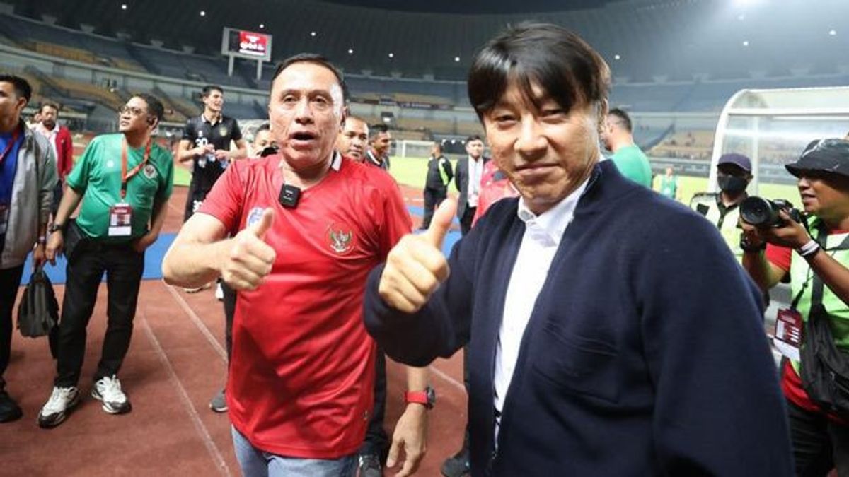 Mundur dari Ketua Umum PSSI Justru Menunjukkan Iwan Bule Tak Bertanggung Jawab Pada Tragedi Stadion Kanjuruhan