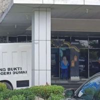    Kejati Riau Geledah Kantor KSOP dan Pelindo Dumai