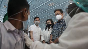 Stok Banyak, Menkes Budi Dorong Wilayah Sekitar Solo Gerak Cepat Lakukan Vaksinasi COVID-19