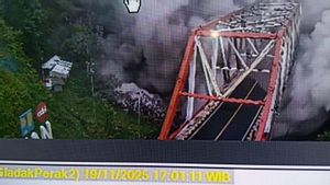    Semeru Luncurkan Awan Panas, BPBD Lumajang Terjunkan TRC ke Lokasi Terdampak