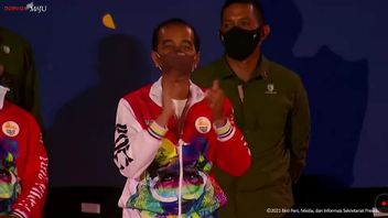 Dengar Lagu Papua Asai Bori Yambe Yoper, Jokowi Berjoget Sambil Tepuk Tangan