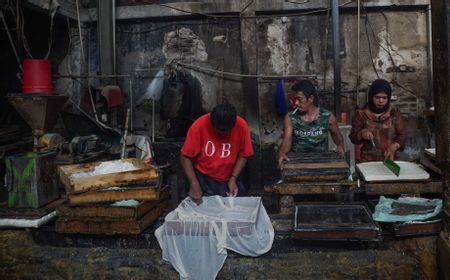 Kami ke Pabrik Tahu, Pasar, hingga Warteg untuk Melihat Dampak Nyata Kenaikan Harga Kedelai