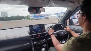 Begini Rasanya Berkendara Toyota Veloz Hybrid Varian Termahal yang Hemat BBM dan Makin Canggih