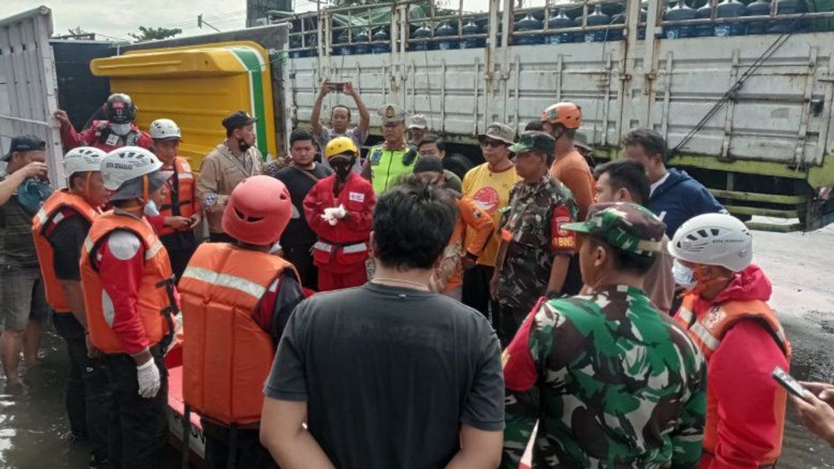 Semarang Floods, 3 People Died Shocked