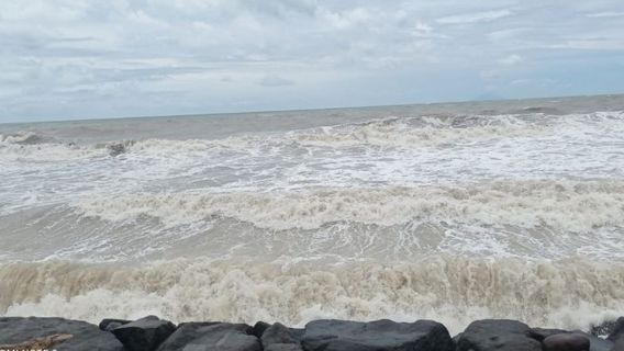 School Holiday Season, Students Are Prohibited From Swimming On The South Coast Of Banten