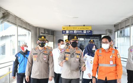 Kakorlantas Harap Mobilitas Pengguna KRL Menurun saat PPKM Darurat