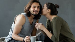Penelitian Menunjukkan, Pasangan yang Terbuka Bicara Tentang Seks Memiliki Kepuasan Lebih Baik