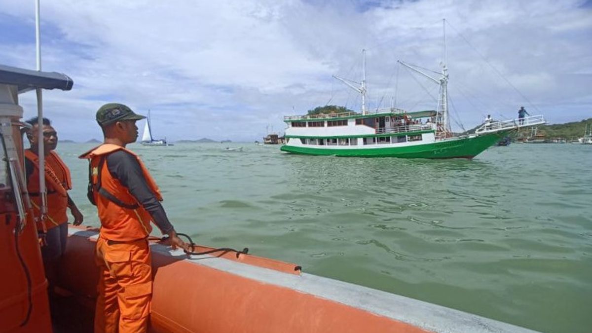 SARチームは、ラブアンバホで連絡が取れなくなったオランダの観光船を発見しました