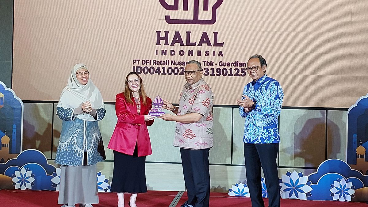 Guardian Jadi Ritel Kesehatan dan Kecantikan Pertama di Indonesia yang Bersertifikasi Halal