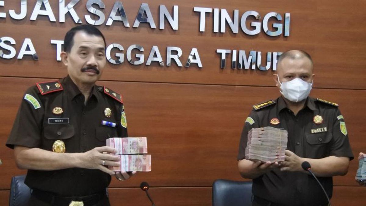المدعي العام في NTT يصادر 893 مليون روبية إندونيسية من أموال الفساد