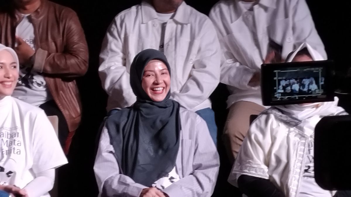 ممثلة في فيلم معجزة عين النسائية ، ناتاشا رزقي كيرينجات كيرينجات كولد عدة مرات