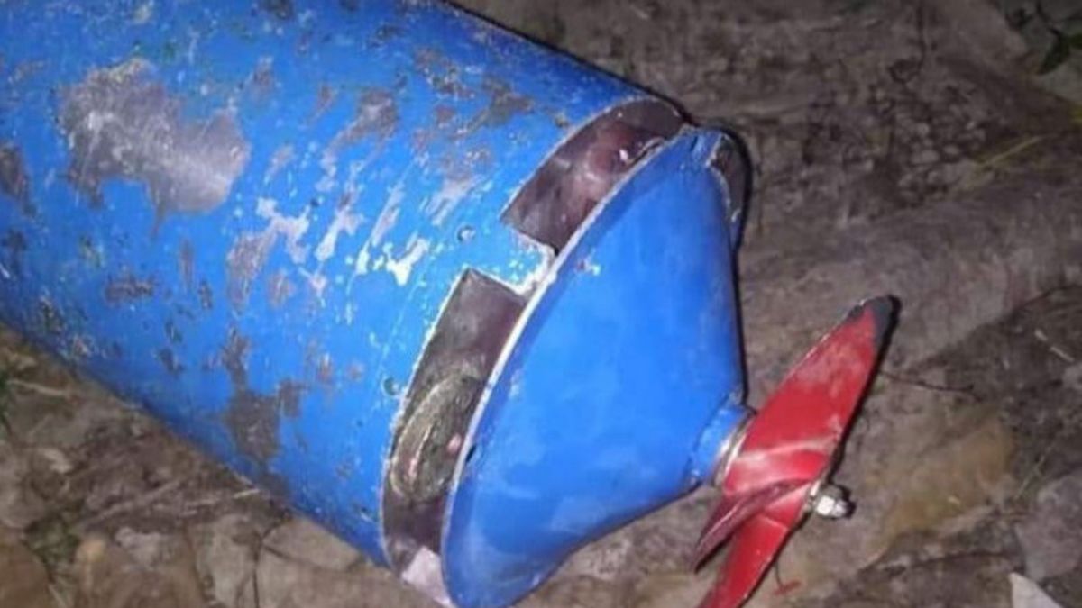 Anambas Fishermen Find A Canister With Chinese Writing, Some Call It A Missile