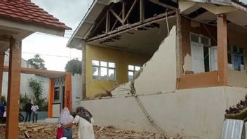 BMKGは、チャンジュール地震の影響を受けた住民に、潜在的な地滑りに注意するよう求めています