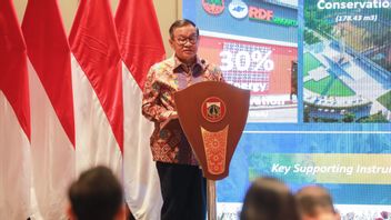 지방 정부 법령을 발행하면서 DKI Pemprov은 자카르타에 여전히 ​​땅의 물을 사용합니다. 