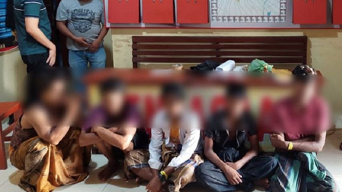Police Arrest Three People Who Wanted To "Kidnap" Rohingya Immigrants From Shelters