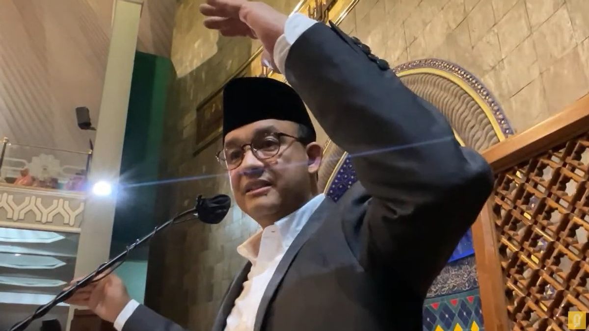 'Presiden! Presiden!' Begitu Anies Baswedan Diteriaki Usai Isi Ceramah di Masjid Kampus UGM