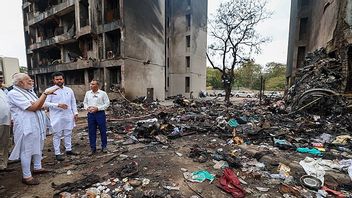 政府は、エンジンからオープンソールド着陸車輪までのインドの航空機の悲劇を調査