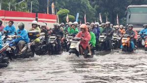 Diguyur Hujan, Jalan DI Panjaitan Jaktim Banjir Lagi