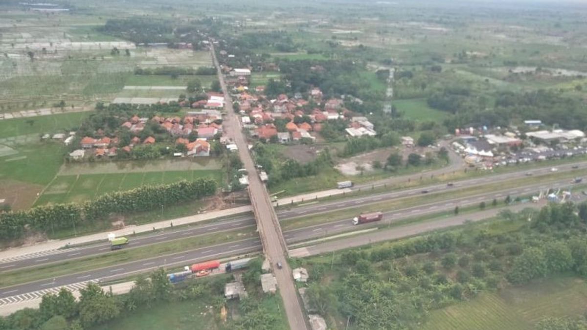 Pantauan Udara H-2 Libur Natal, Kondisi Jalur Tol Cipali Ramai Lancar