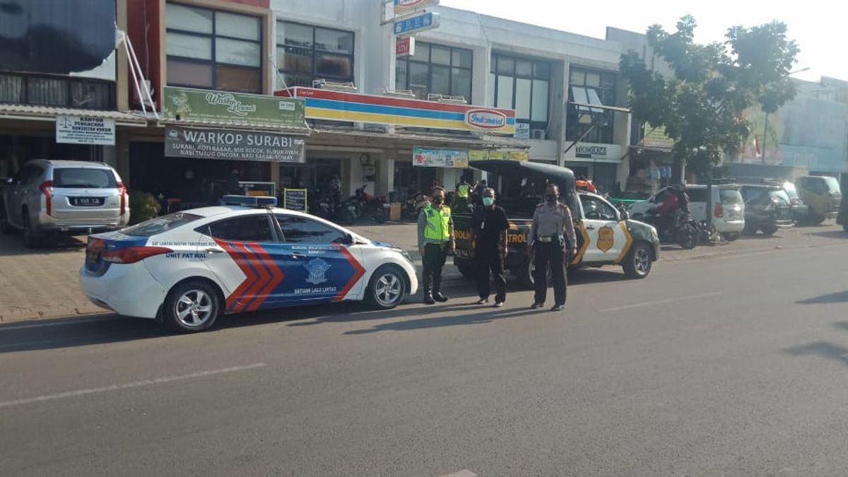 Polah Anak Muda Balap Lari Tutup Jalan di Tengah Pandemi