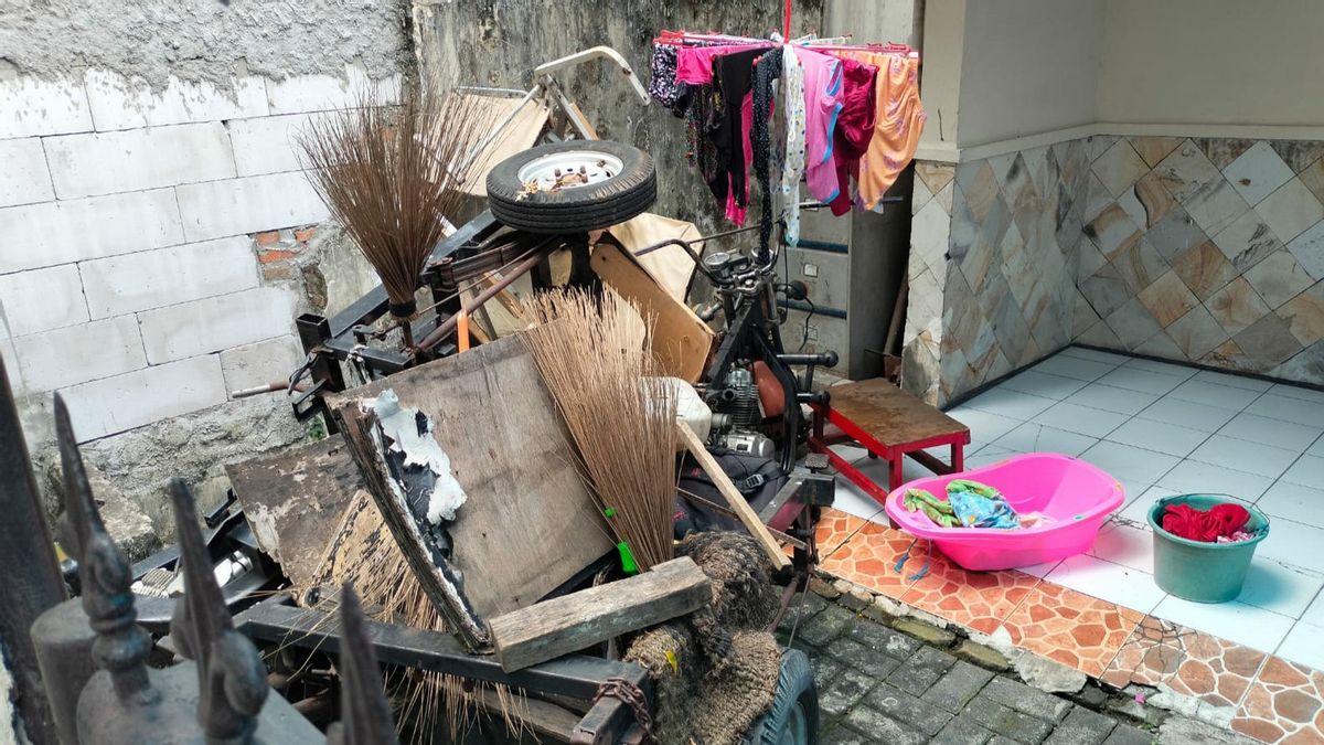 The Official Houses Of The Lurah And Camat In Central Jakarta Are Only Used As Warehouses For Used Goods