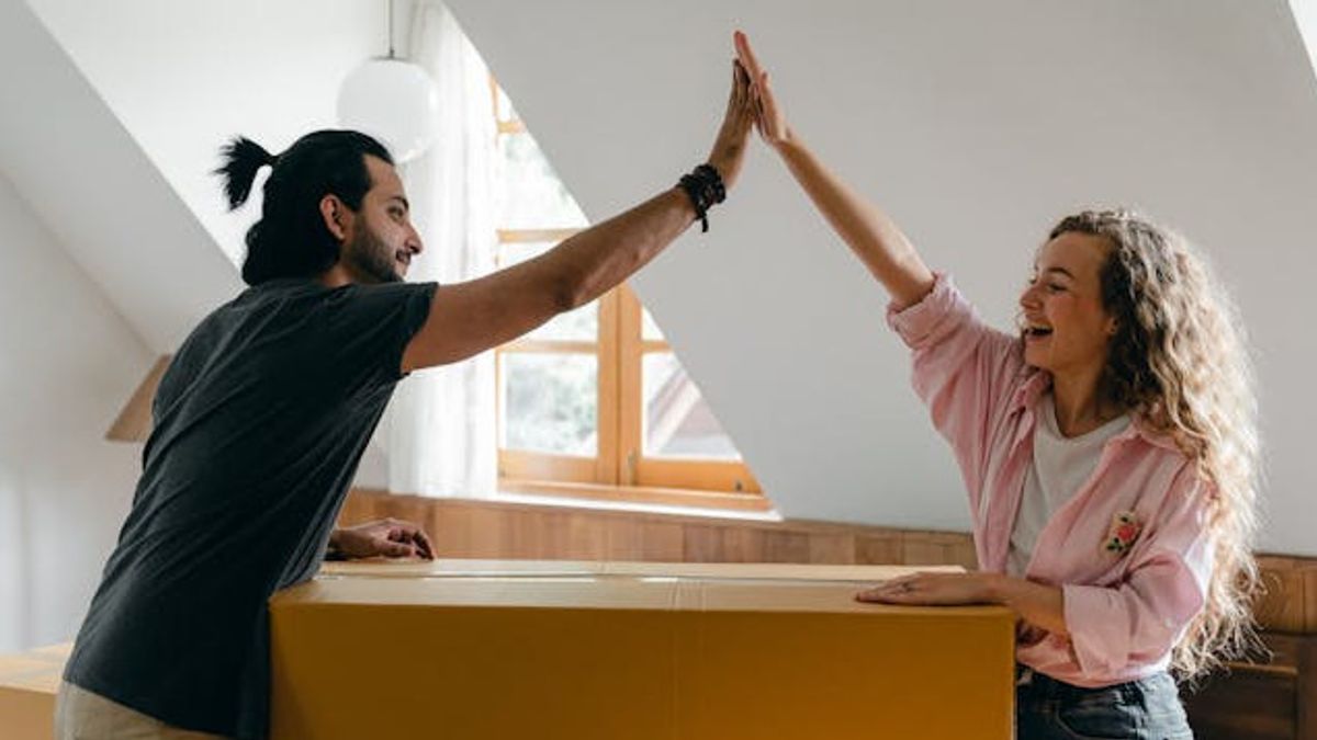 What to Do When Your Partner Starts to Pull Away? These Tips to Bring Back the Love in a Love Relationship