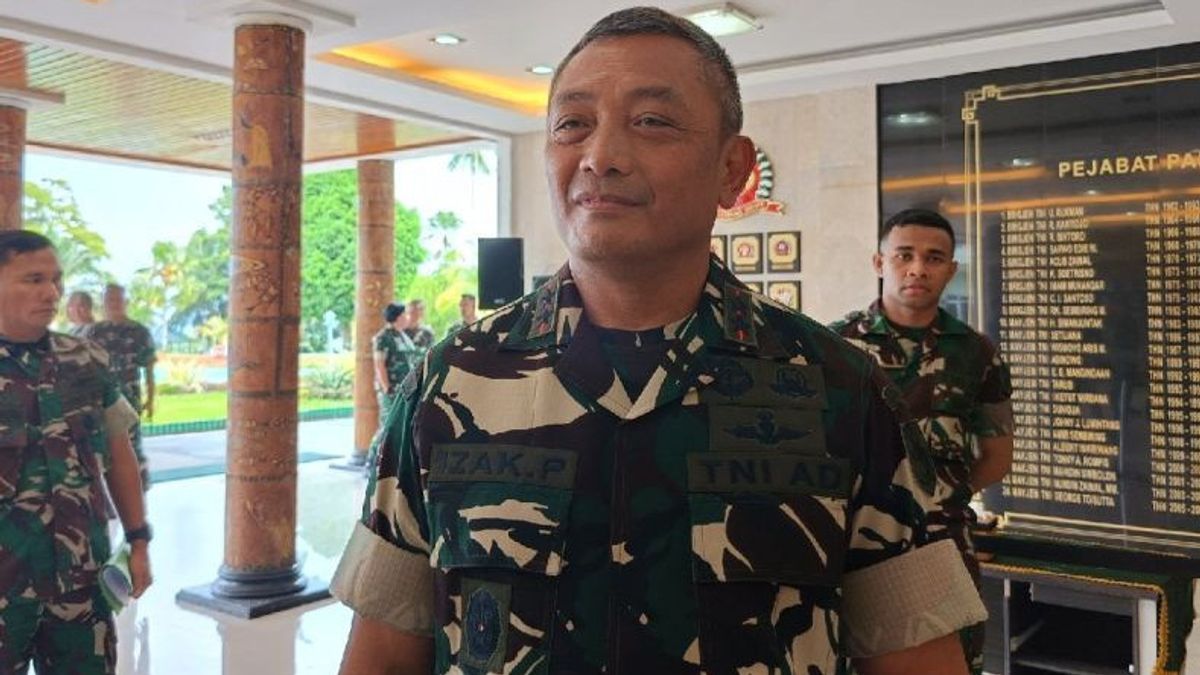 Pangdam Cenderawasih : KKB Intan Jaya tient 13 cailloux senpi du revolver à fusil à fusil à artillerie
