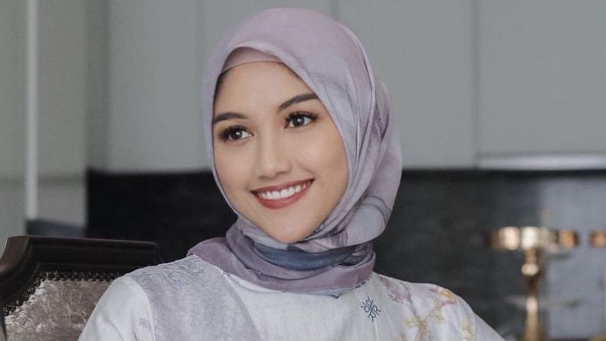 Erina Gudono Tampil Cantik Bersahaja dengan Hijab, Istri Kaesang Pangarep Banjir Pujian