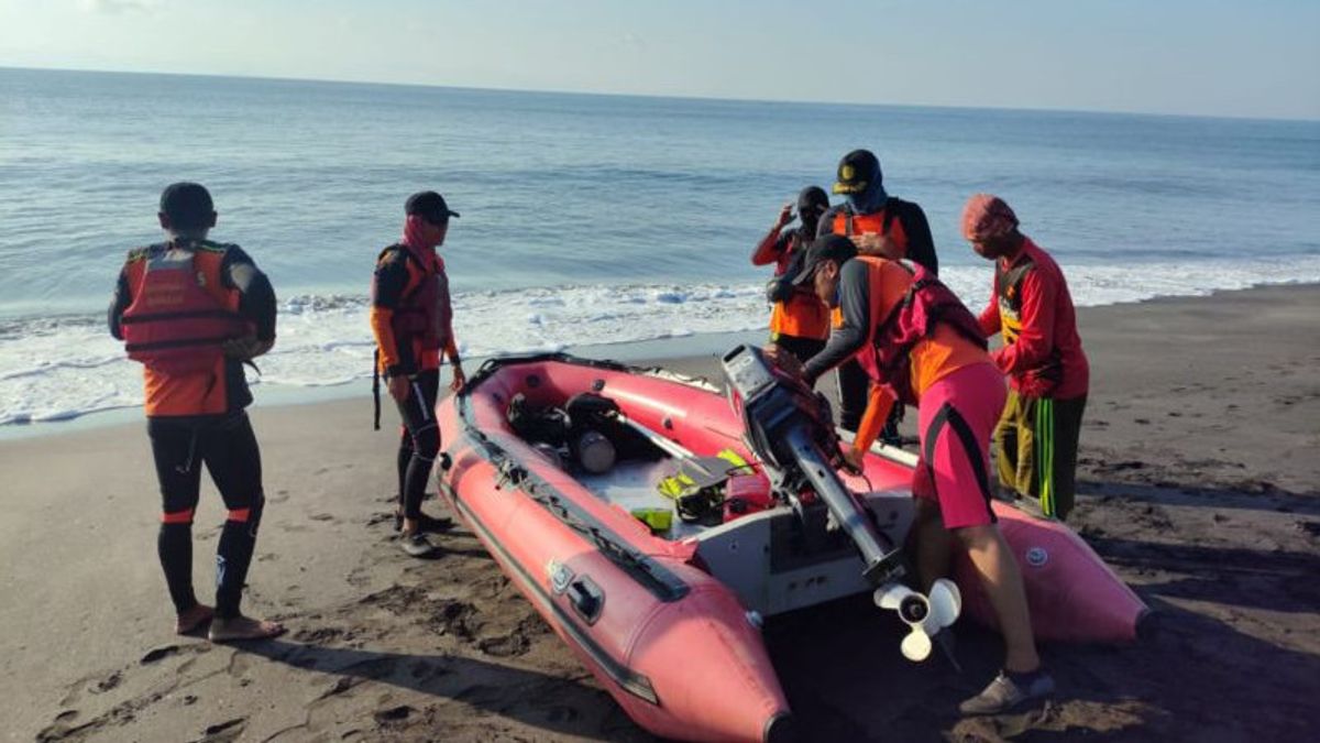 Father's Body Drowned After Save His Family That Rolled The Waves In East Lombok Found