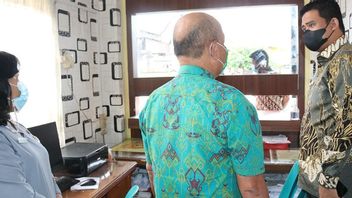 Le Maire Bobby Nasution Retire La Tête Du Sous-district De Medan Qui Est Trouvé Extorsion Aux Résidents
