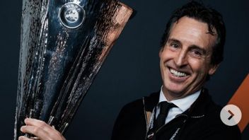 アウエン・エメリー、アストン・ヴィラが欧州リーグ優勝に喜ぶ