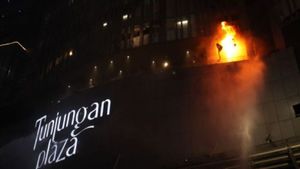 Polisi Periksa 4 Orang Saksi Kebakaran Tunjungan Plaza 5 Surabaya
