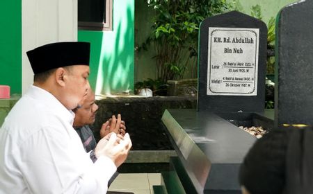 Isi Hari Tenang, Atang Trisnanto Ziarah ke Makam Ulama Besar NU KH Abdullah Bin Nuh