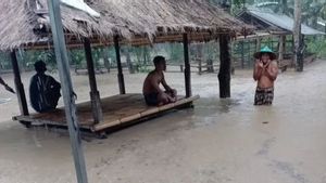 Dampak Banjir, Warga Lombok Tengah Kesulitan Air Bersih