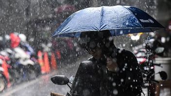 BMKG: Rain And Cloudy Weather Dominate Big Cities In Indonesia Today