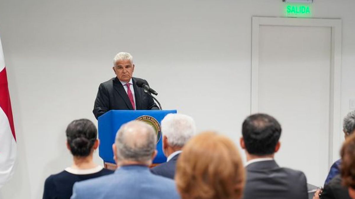 Panamanian President: Trump's Government Spreads Lies Of US Ships Freely Passing Panamanian Canal
