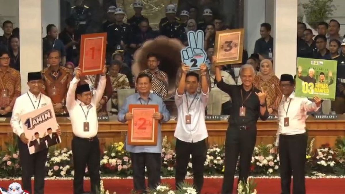 The Most Different Prabowo-Gibran Urut Number Performance Equipment, 2 Finger Greetings With 'Gemoy' Writing